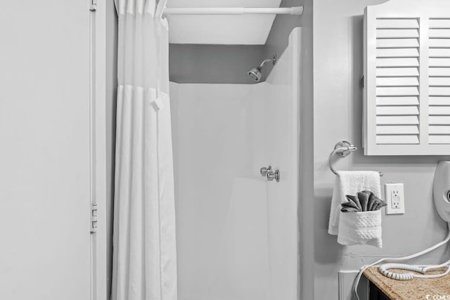 9400 Shore Dr Unit 312, Myrtle Beach, SC 29572 - full bath with a shower with curtain