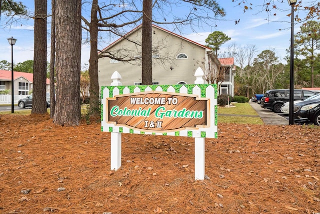 view of community / neighborhood sign