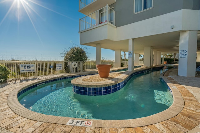 view of swimming pool