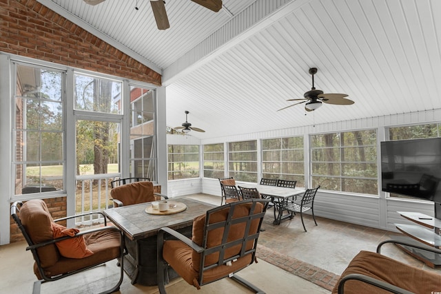 sunroom / solarium with vaulted ceiling and ceiling fan