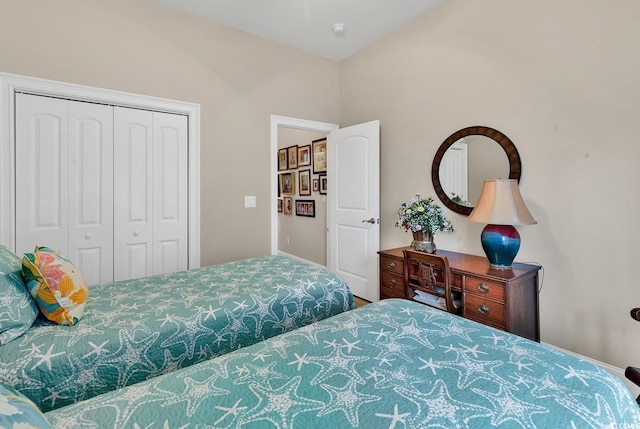 bedroom featuring a closet