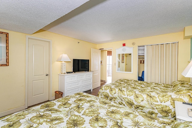 unfurnished bedroom featuring a textured ceiling