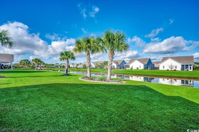 view of yard featuring a water view