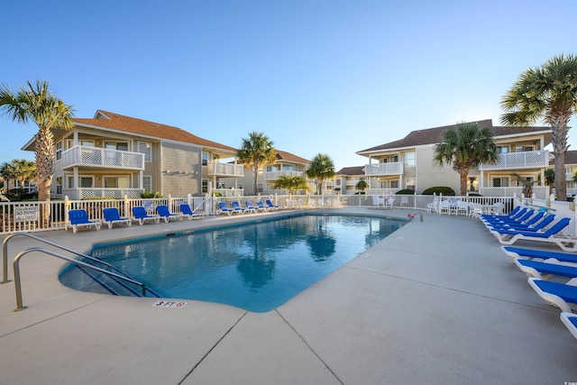 view of swimming pool