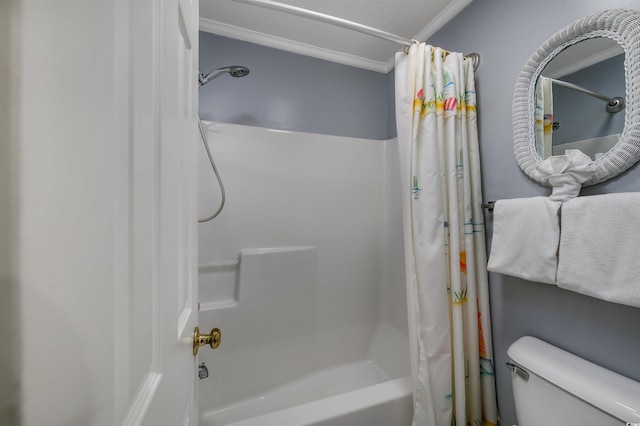 bathroom with toilet, shower / bathtub combination with curtain, and ornamental molding