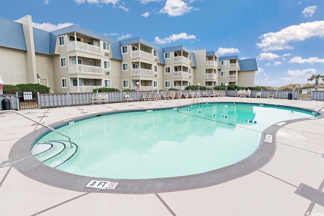 view of swimming pool