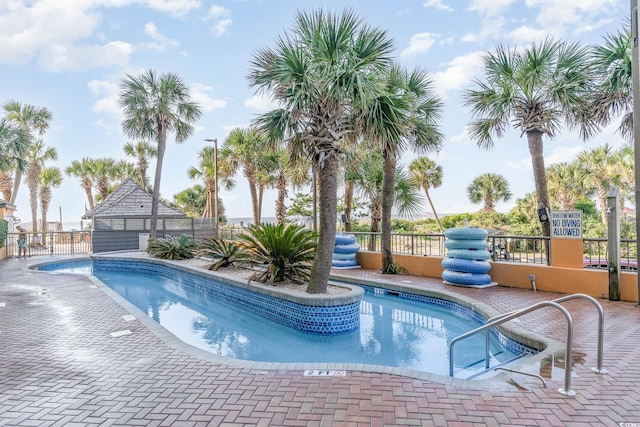 view of swimming pool