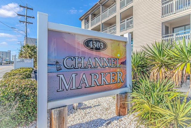 view of community / neighborhood sign