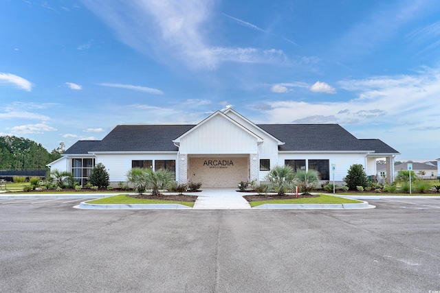 view of modern farmhouse