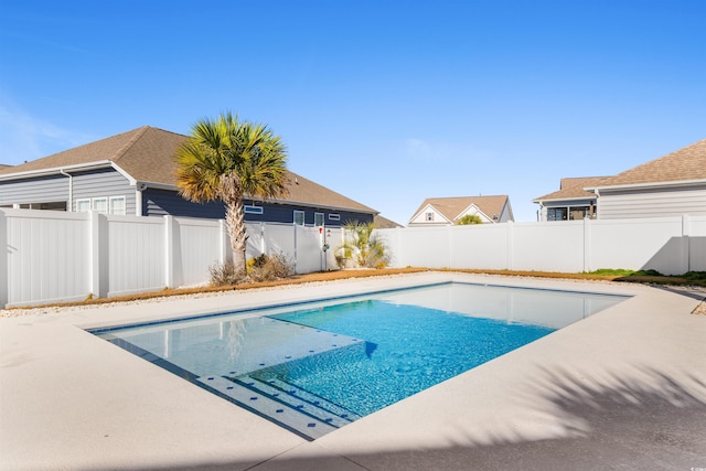 view of swimming pool