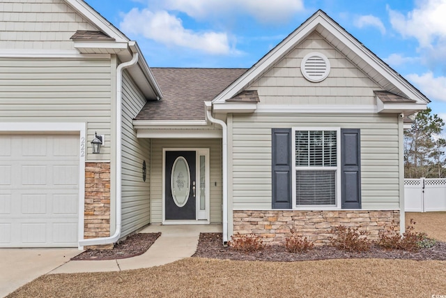 view of front facade featuring a garage