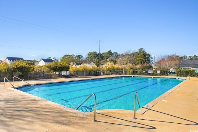 view of swimming pool