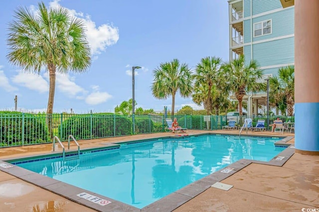 view of swimming pool