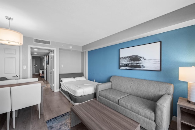 2006 N Ocean Blvd Unit 776, Myrtle Beach, SC 29577 - bedroom with wood finished floors, baseboards, and recessed lighting