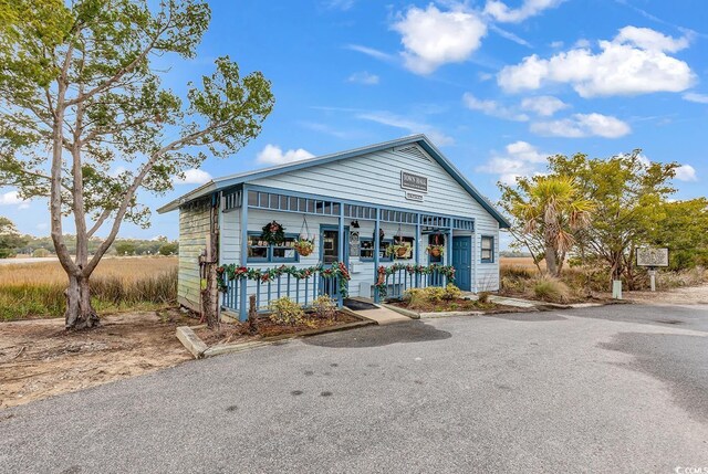 298 Myrtle Ave, Pawleys Island, SC 29585
