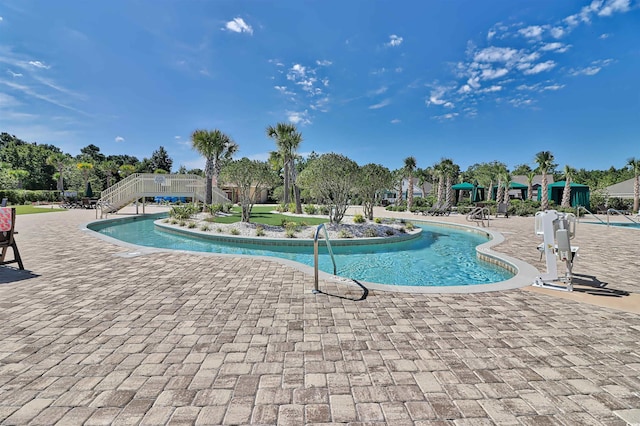 view of swimming pool