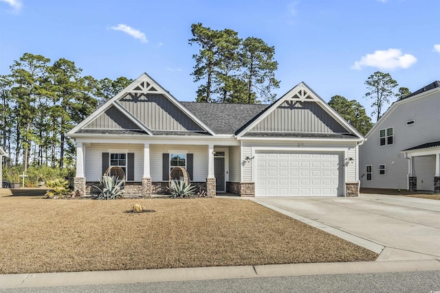 craftsman-style home featuring a garage