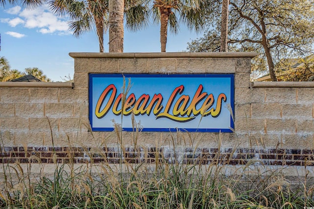 view of community / neighborhood sign