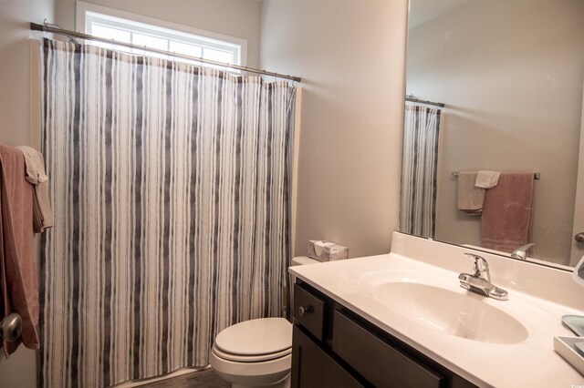 clothes washing area with washing machine and clothes dryer