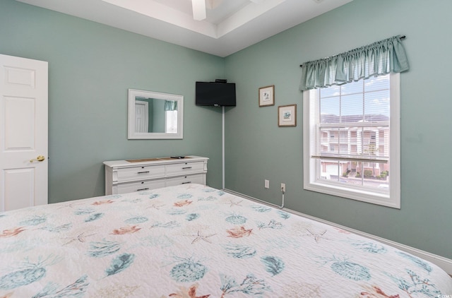 unfurnished bedroom featuring a ceiling fan