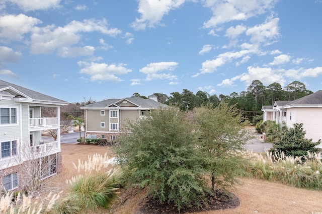 surrounding community featuring a residential view