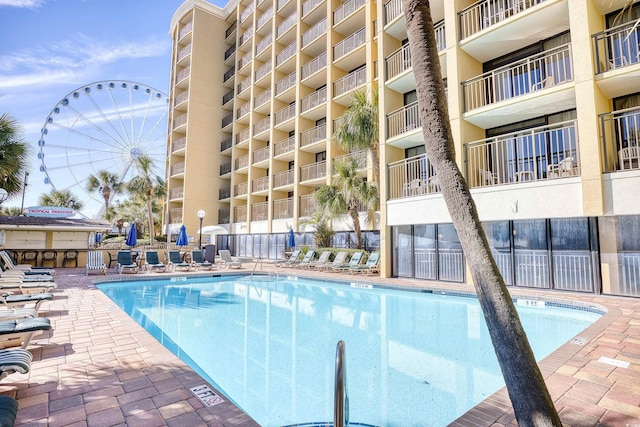 view of swimming pool