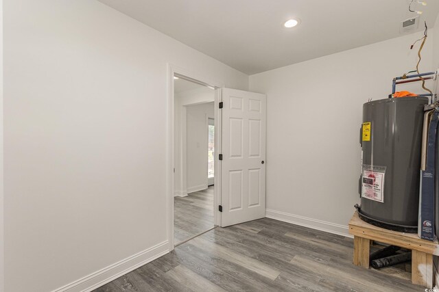106 Governor Boone Ln, Georgetown, SC 29440 - utility room with visible vents and electric water heater