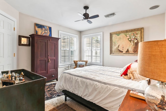 bedroom with ceiling fan