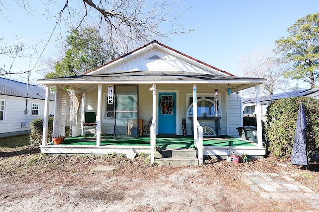 view of front of house featuring a porch