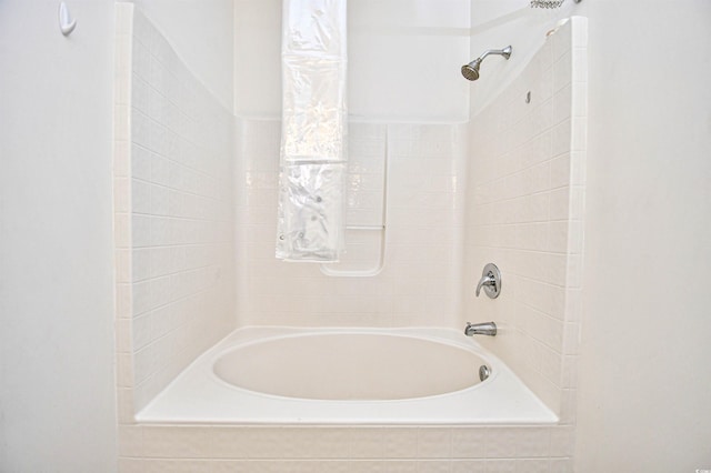 bathroom featuring shower / tub combination