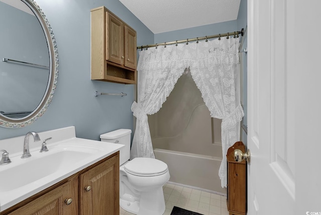 full bathroom featuring a textured ceiling, toilet, vanity, and shower / bath combo with shower curtain