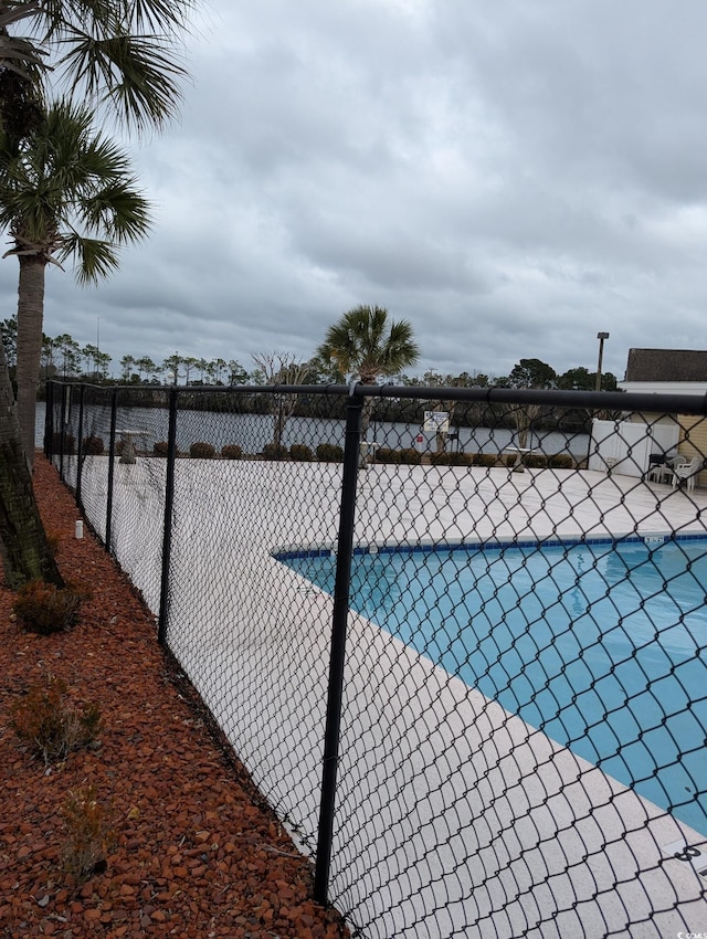 view of swimming pool