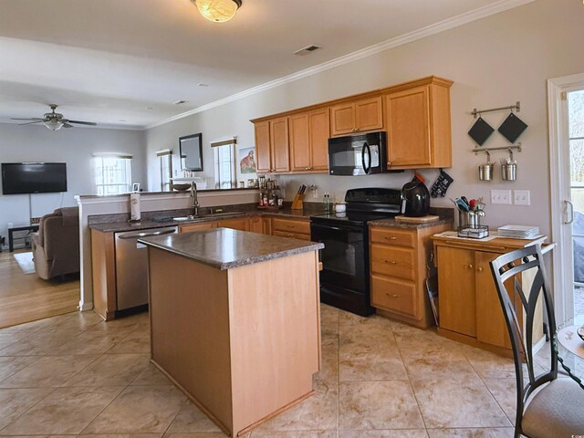 dining space with ornamental molding, tile patterned floors, and a notable chandelier