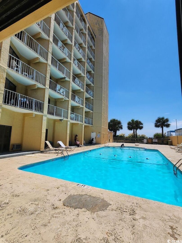 view of swimming pool