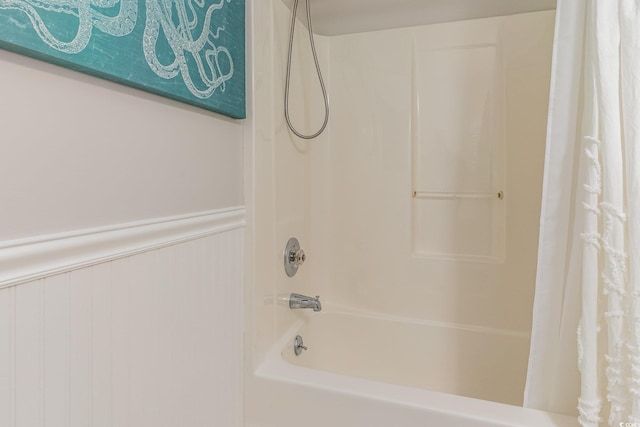 4384 Daphne Ln Unit H, Murrells Inlet, SC 29576 - full bathroom featuring shower / tub combo