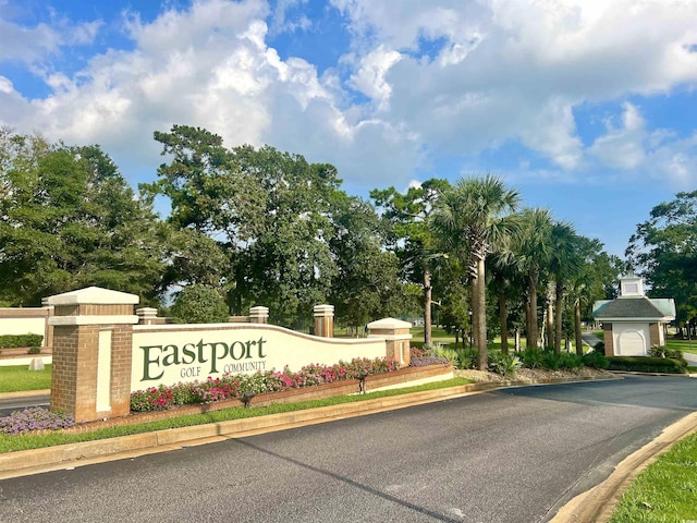 view of community / neighborhood sign