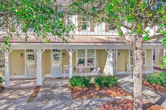 view of front of home with covered porch