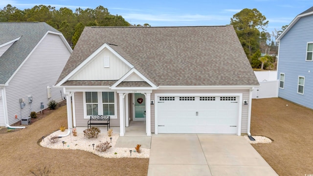 view of front facade with a front lawn