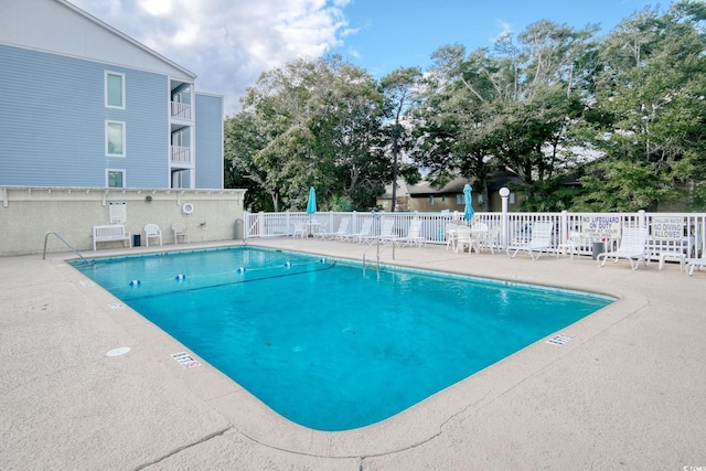 view of swimming pool