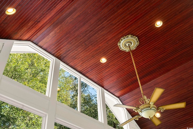 details with ceiling fan