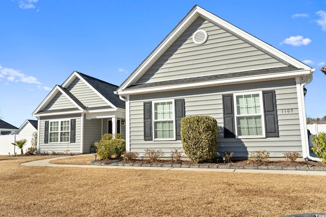 view of front of house with a front yard