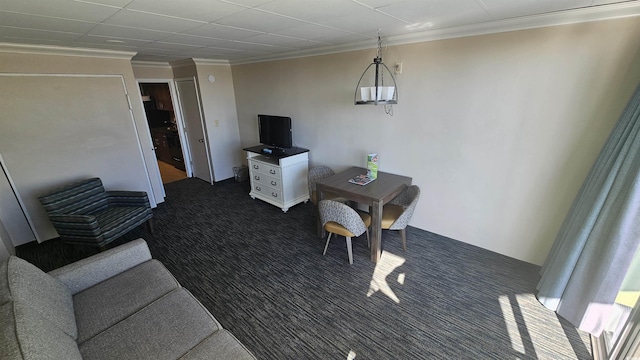 carpeted living room featuring crown molding