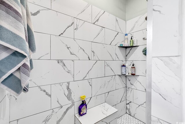 637 Sparrow Dr, Surfside Beach, SC 29575 - full bath with tiled shower