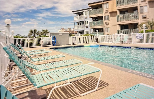 view of swimming pool