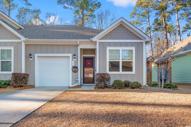 view of front of house featuring a garage