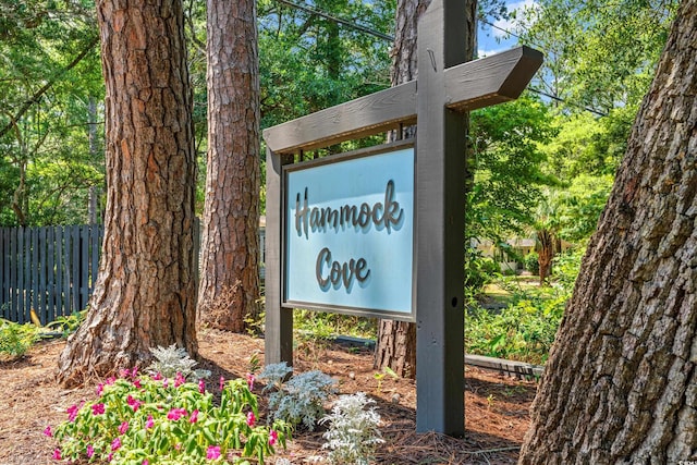 view of community / neighborhood sign