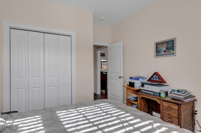 bedroom featuring a closet