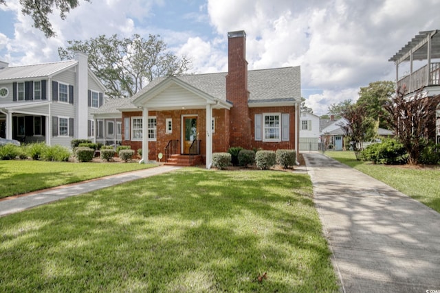 view of front of house with a front yard