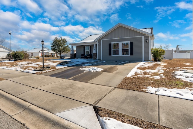 view of front of home featuring a porch