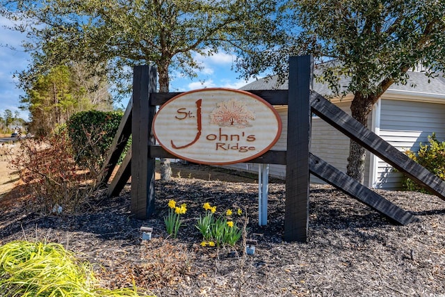 view of community / neighborhood sign